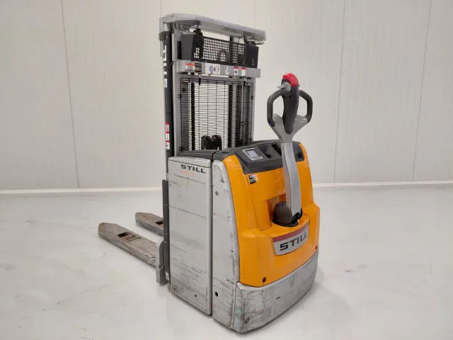 Still EXV 14 2019 - Self-propelled stacker image 2 thumbnail