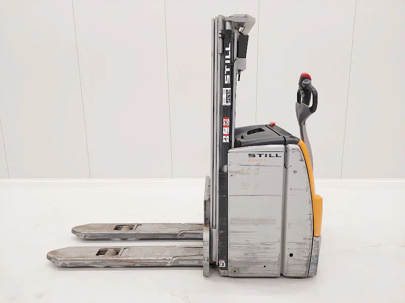Still EXV 14 2019 - Self-propelled stacker image 3 thumbnail