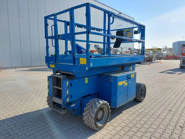 Genie GS-2669 DC 2013 - Schaarhoogwerker afbeelding 2 miniatuur