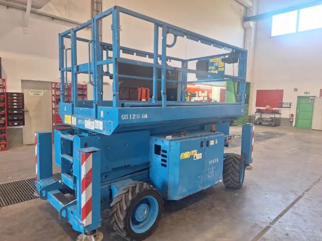 Genie GS-3369 RT OR 2015 - Schaarhoogwerker afbeelding 2 miniatuur