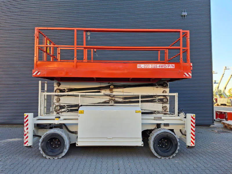 Holland Lift HL-220 D25 4WD/P/N 2020 - scissorlifts na prodej