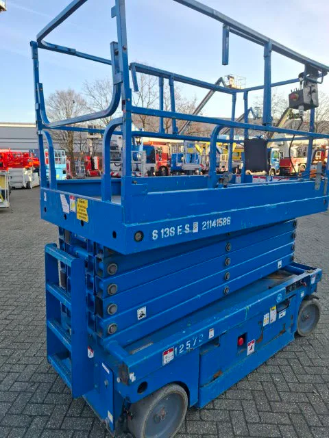 Haulotte COMPACT 14 2015 - Schaarhoogwerker afbeelding 1