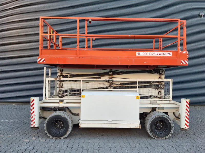 Holland Lift HL-220 D25 4WD/P/N 2020 - scissorlifts na prodej