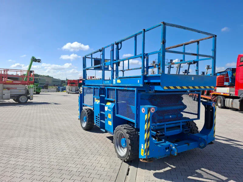 Genie GS-4390 RT 2014 - Schaarhoogwerker afbeelding 1