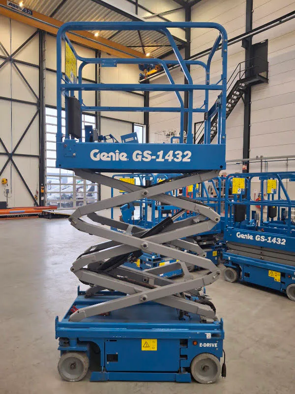 Genie GS-1432M 2023 - Scissor lift image 2 thumbnail