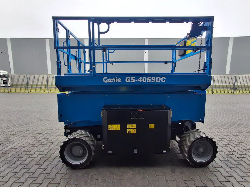 Genie GS-4069 DC 2024 - Scissor lift image 2 thumbnail