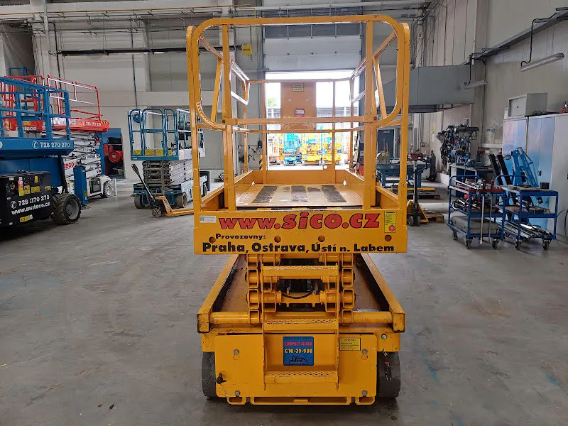 Haulotte COMPACT 10 2015 - Scissor lift image 2 thumbnail