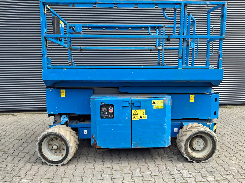Genie GS-2669 DC 2013 - scissorlifts na prodej