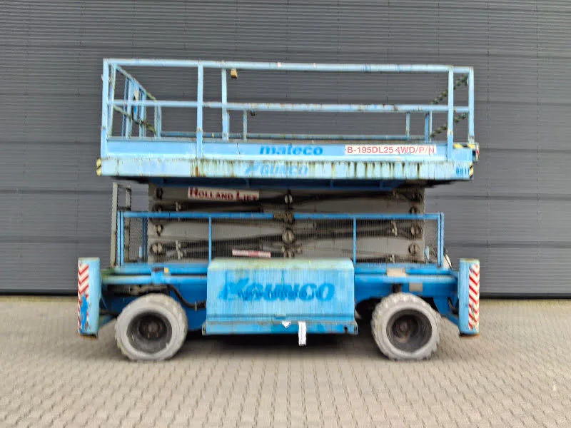 Holland Lift B-195DL25 4WD/P/N 2012 - scissorlifts na prodej