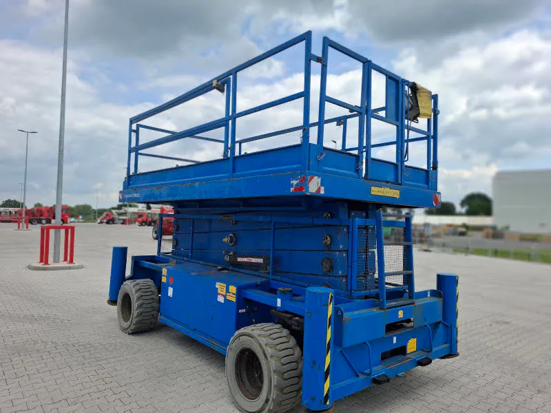 Holland Lift B-165DL25 4WD/P/N 2011 - scissorlifts for sale