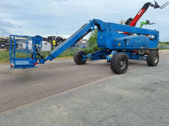 Genie Z-135/70 2012 - Knikarmhoogwerker afbeelding 1