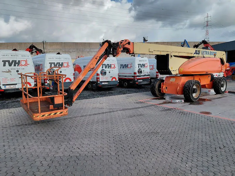 Jlg 1250AJP 2012 - Articulated boom lift image 2 thumbnail