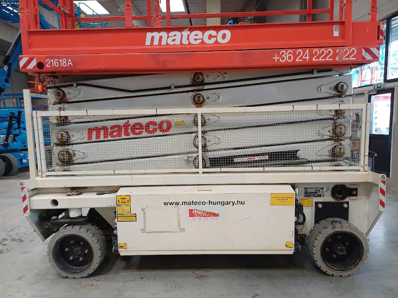 Holland Lift HL-190 E12 2019 - Scissor lift image 2 thumbnail