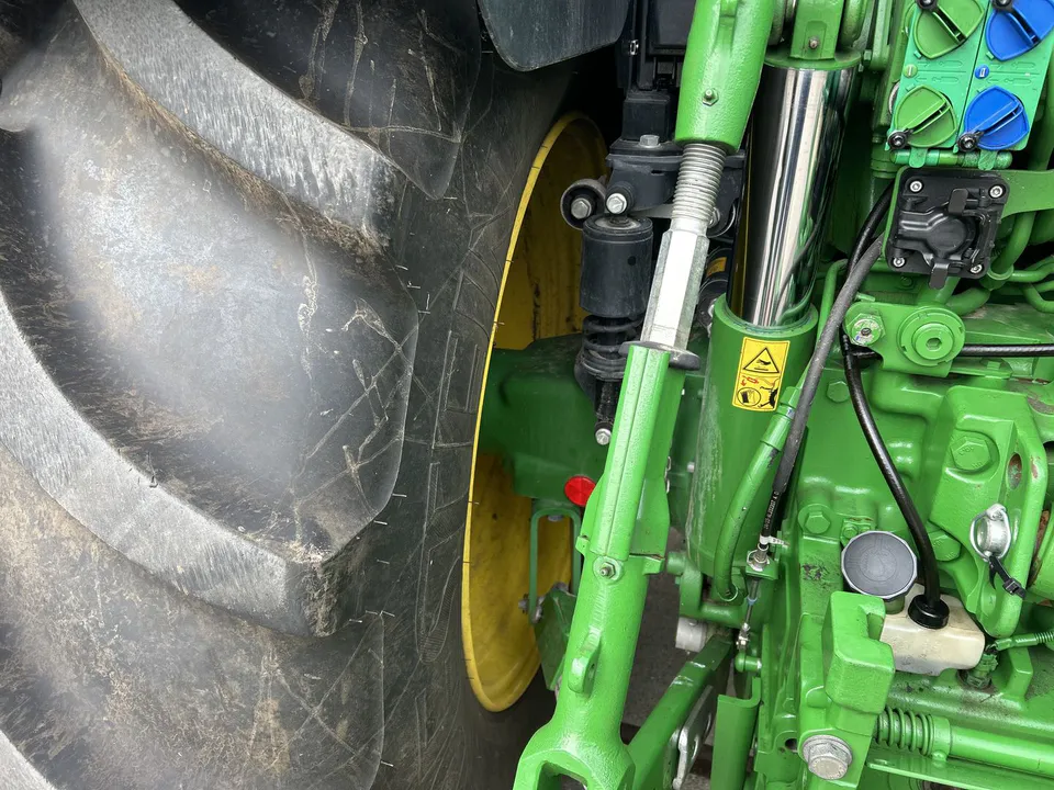 John Deere 6195M 2024 obrázek 3 náhled