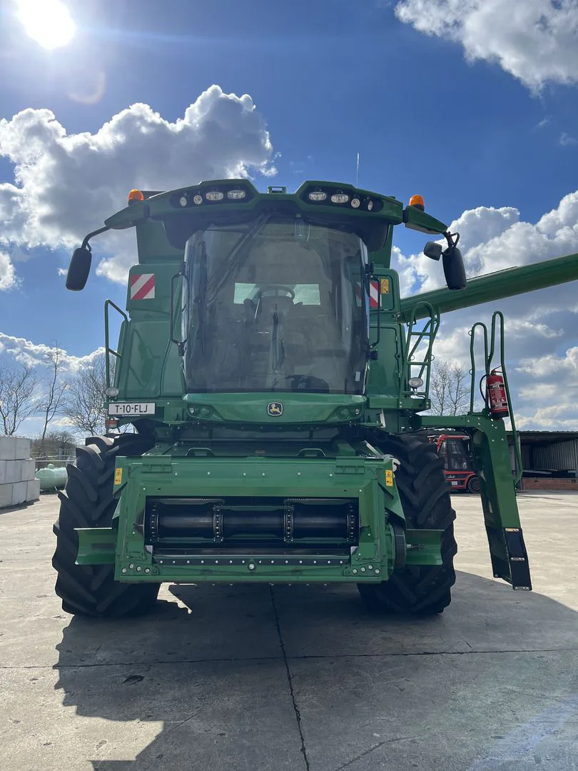 John Deere T660 2023 immagine 2 miniatura