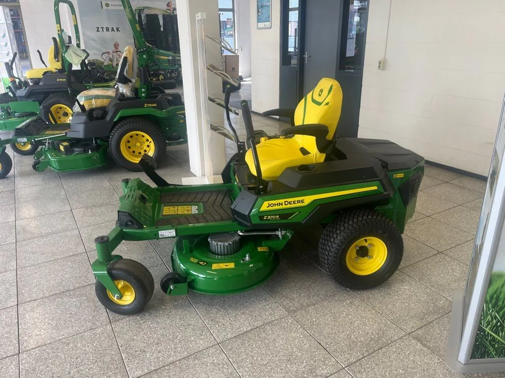 John Deere Z370R ELECTRIC 2026 obrázek 1