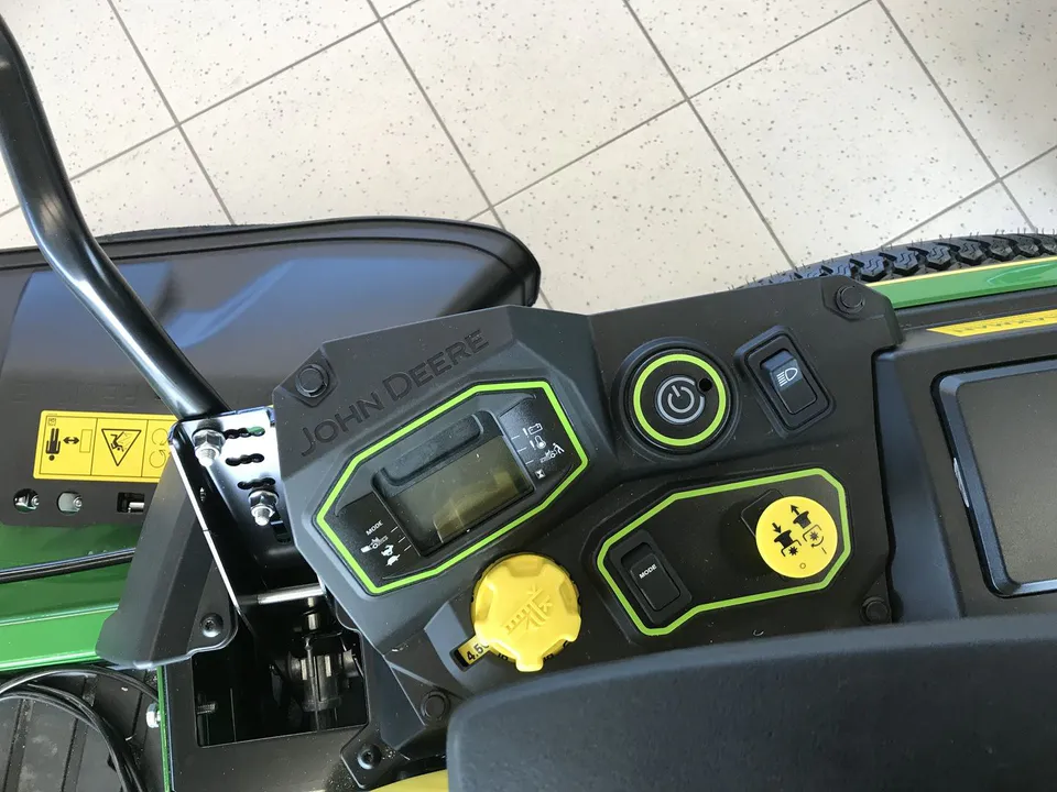 John Deere Z370R ELECTRIC 2026 immagine 2 miniatura