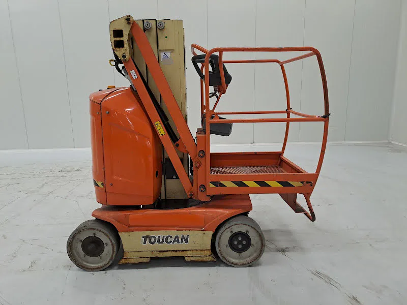 Jlg TOUCAN 8E 2017 - Personnel lift image 3 thumbnail
