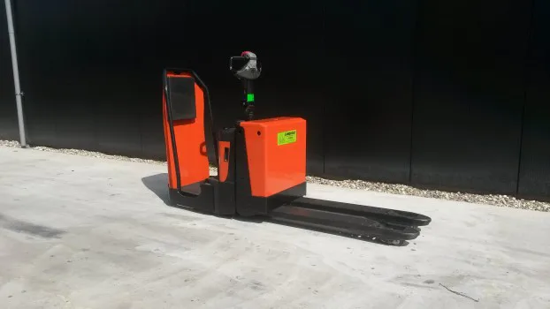 Bt LPE200/8 2009 te koop