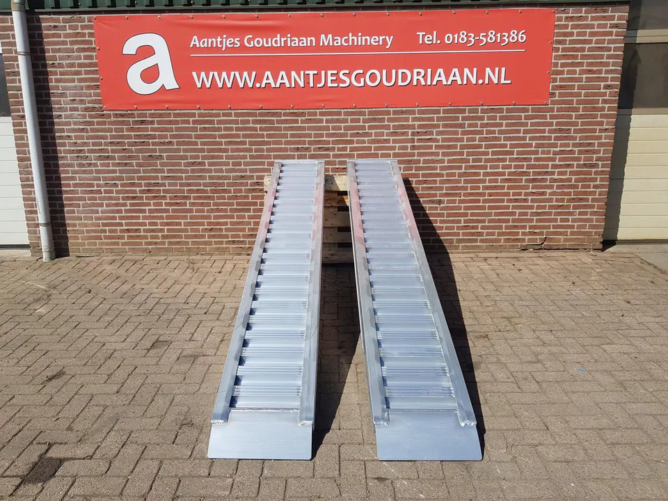 Agm Oprijplanken 3000x450 mm 2020 image 3 thumbnail