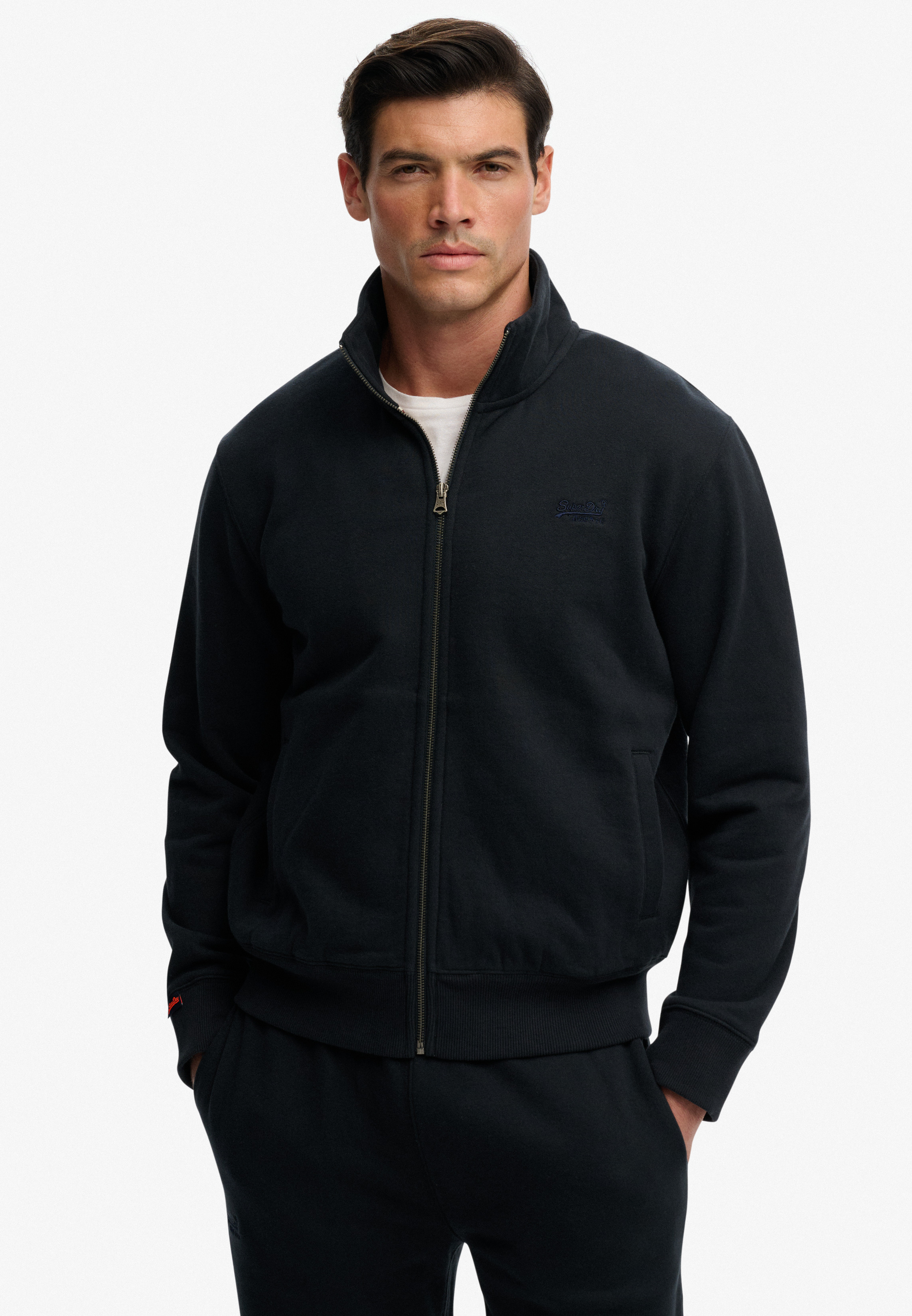 ESSENTIAL LOGO TRACK TOP