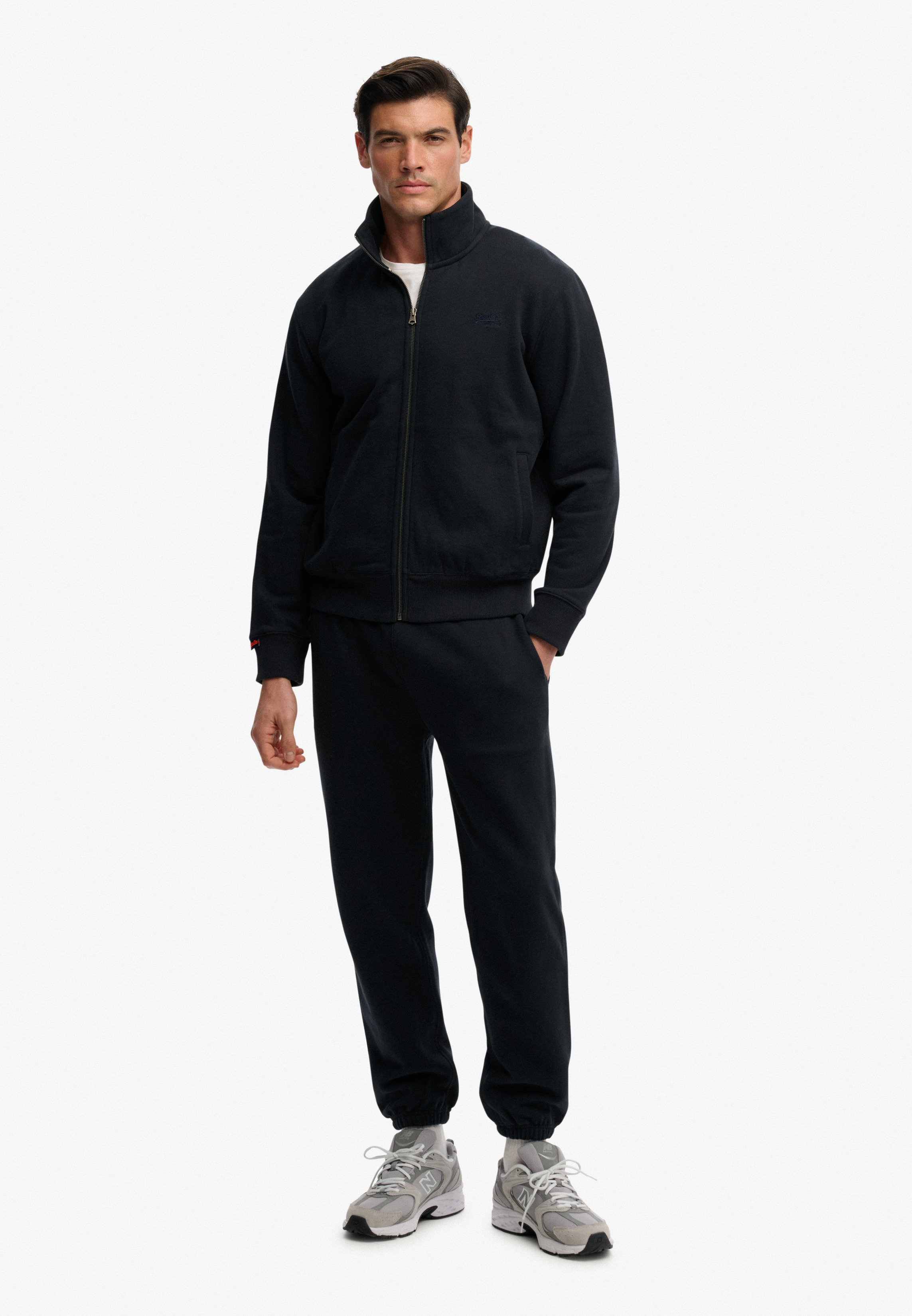 ESSENTIAL LOGO TRACK TOP