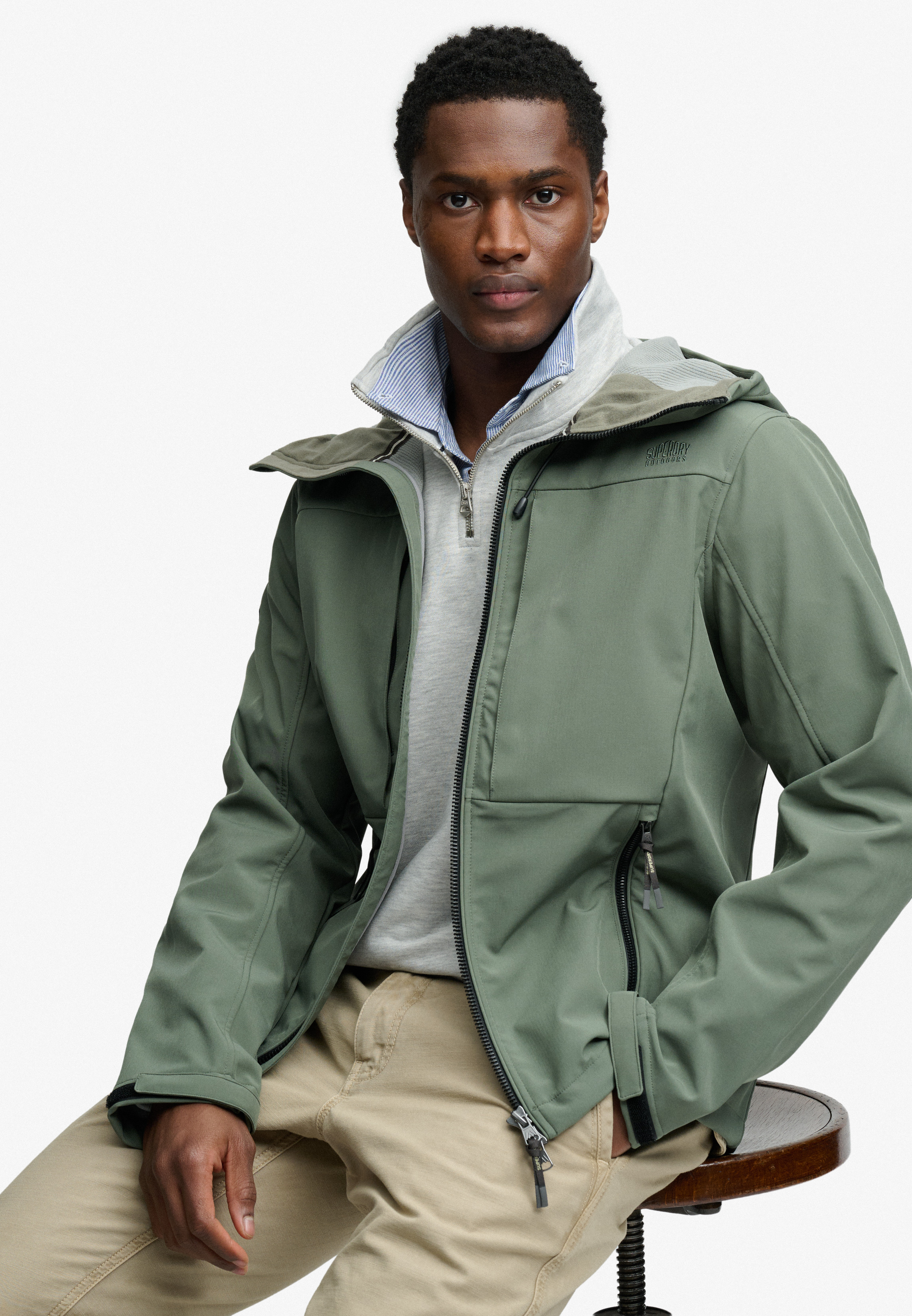 HOODED SOFTSHELL TREKKER JKT