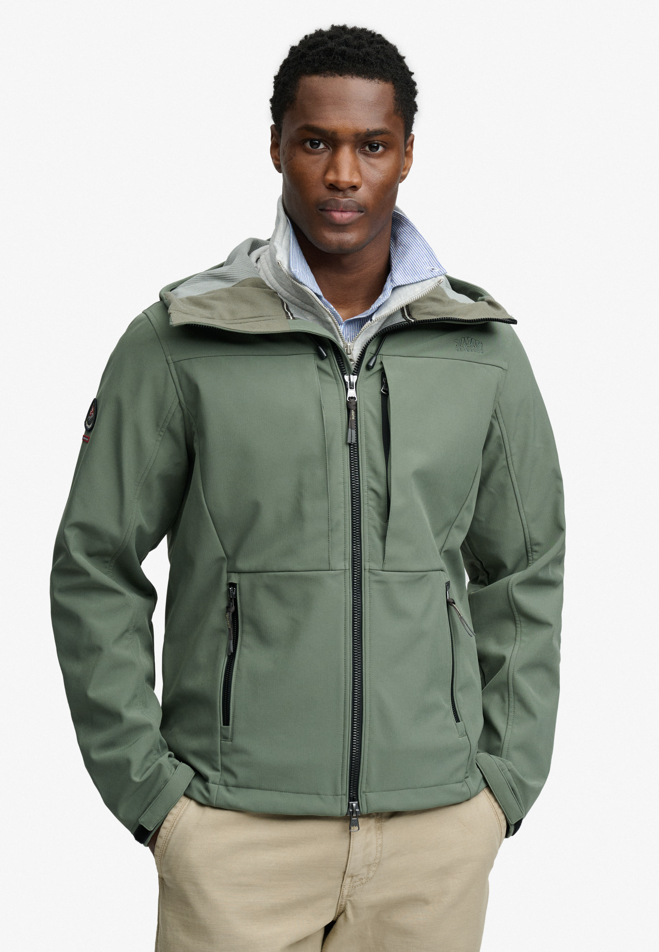 HOODED SOFTSHELL TREKKER JKT