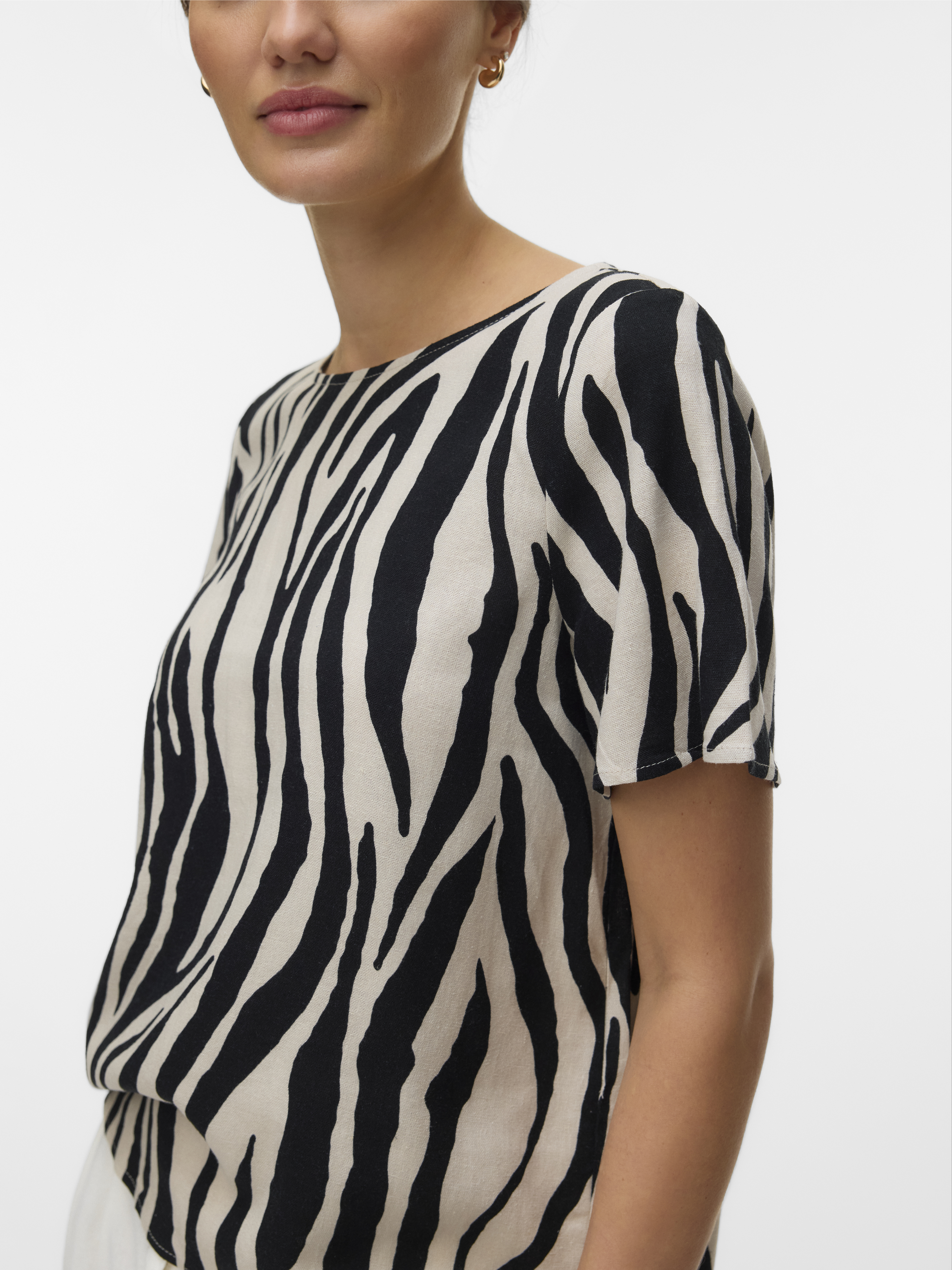 VMMYMILO SS O-NECK TOP WVN GA BOO