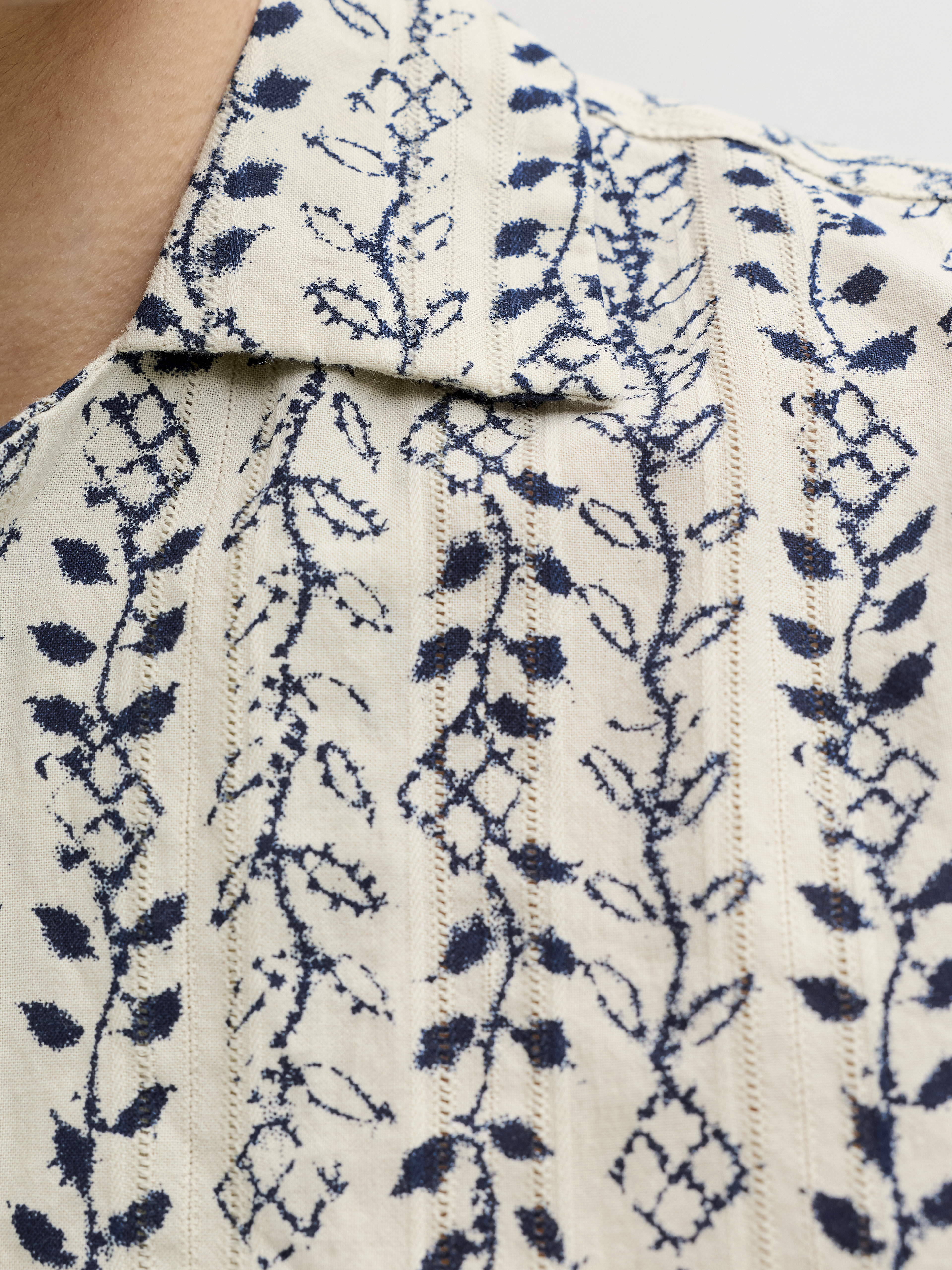 JPRBLULYON PRINT DOBBY S/S SHIRT SN