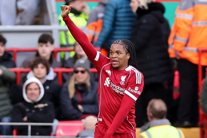 Ливерпул ја прекина серијата од три порази, го победи Фулам со головите на Нгумоха и Салах