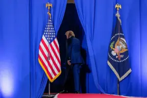 Дали Трамп го „одложува“ Иран? Американскиот лидер ја менува масата и бара драстично построг договор со Иран