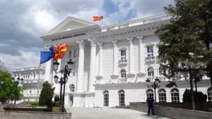 Влада на Република Бугарија: Остро го осудуваме палењето на бугарските дипломатски возила во Скопје