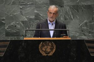 „КАКВА ОСТАВКА? ЌЕ ПРОДОЛЖАМ ДА ЈА ВРШАМ СВОЈАТА ДОЛЖНОСТ ДОДЕКА ДИШАМ!“ Пезешкијан остро ги негираше тврдењата дека ја напуштил функцијата претседател на Иран