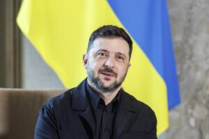 ЗЕЛЕНСКИ ГИ ПОСТАВИ СИТЕ КАРТИ НА МАСА! Украинскиот лидер откри кого користел за да му испраќа тајни пораки на Путин, ќе им го понуди на Русите „најбрзиот начин“ да ја запрат војната
