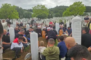 Сејда Бешлиќ погребана во Баре покрај нејзиниот Халид: Бројни познати личности ја придружуваа до нејзиното вечно почивалиште