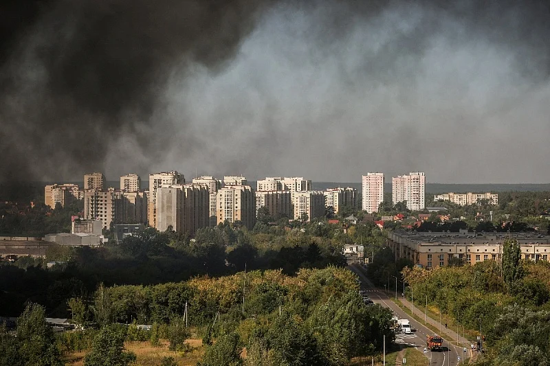 Русија нападна магацин за оружје во близина на Киев, најмалку 27 убиени