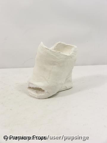 High-heeled foot cast worn by Bridget (Diane Kruger) – Inglourious Basterds (2009) – image 1