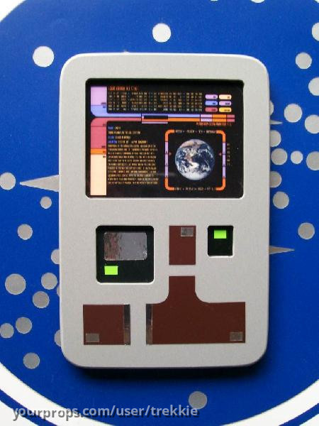 Small PADD – Star Trek: The Next Generation (1987) – image 1
