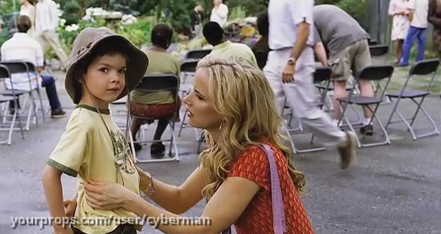 MAUREEN'S (JULIETTE LEWIS) HERO DRESS. – Catch and Release (2006) – image 3