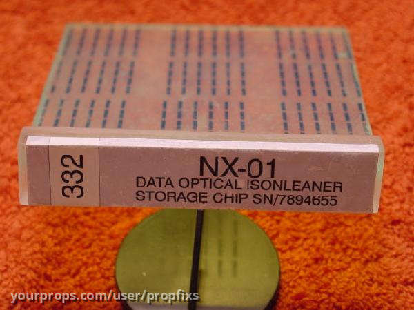 Data chip large – Star Trek: Enterprise (2001) – image 1