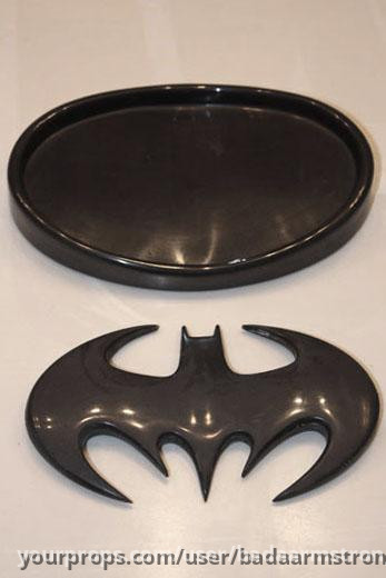 Batman Forever Panther Suit Chest Emblem – Batman Forever (1995) – image 2