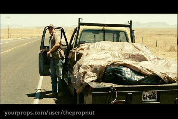 hero-deadbody-truck-license-late-original-movie-props-no-country-for-old-men-2007-yp29210-1