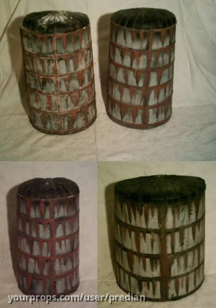 Whaling station oil tank miniatures – Alien vs. Predator (2004) – image 1