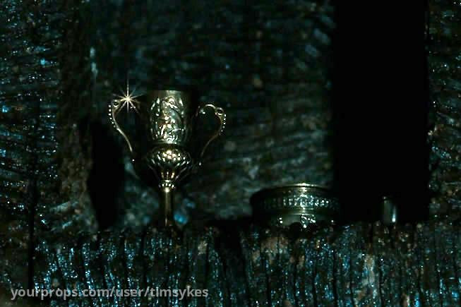 Stunt Hufflepuff Horcrux Cup – Harry Potter and the Deathly Hallows: Part 2 (2011) – image 3