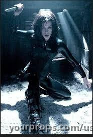 "Selene" (Kate Beckinsale) Screenused Hero Boot Knives – Underworld: Evolution (2006) – image 5