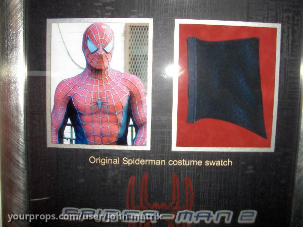 Original Spiderman costume swatch – Spider-Man 2 (2004) – image 1