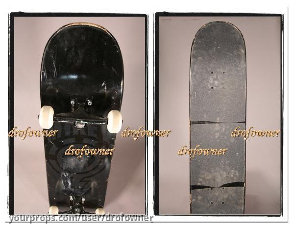 rudolph's (mike vallely) hero element skateboard – Paul Blart: Mall Cop (2009) – image 1