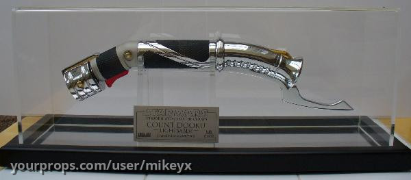 Count Dooku AOTC Lightsaber Limited Edition – Star Wars: Episode II - Attack of the Clones (2002) – image 1