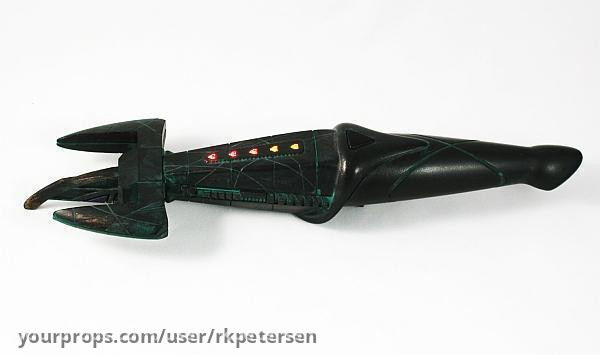 Lucian Alliance Pain Stick – SGU Stargate Universe Kino (2009) – image 1